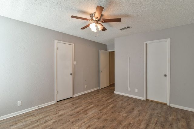1906 Emerald Place 1214, Arlington, TX 76011