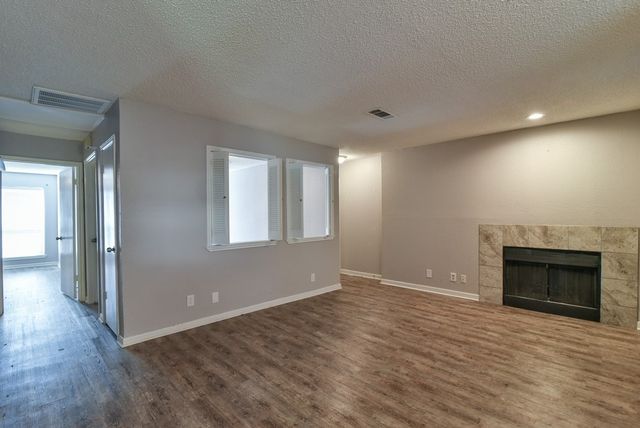1906 Emerald Place 1214, Arlington, TX 76011