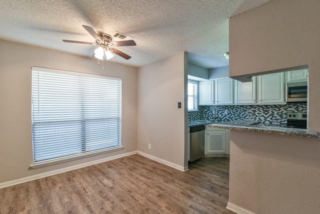 1906 Emerald Place 1214, Arlington, TX 76011