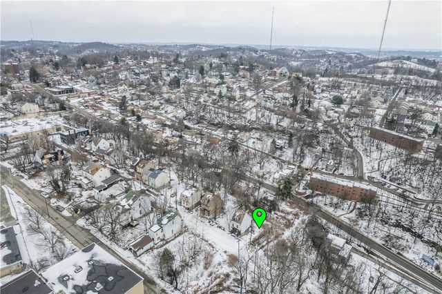 1900 Lithgow Avenue, Perry Hilltop, PA 15214