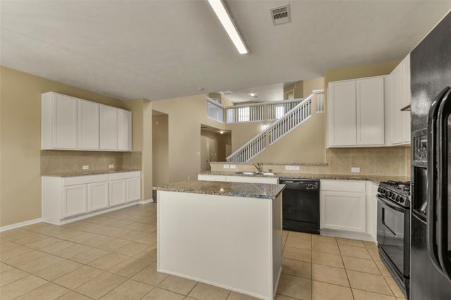 3102 Cambridge Meadows Ln, Dickinson, TX 77539