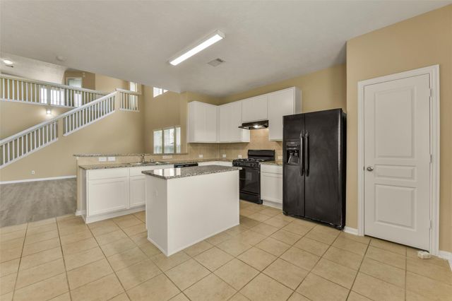 3102 Cambridge Meadows Ln, Dickinson, TX 77539