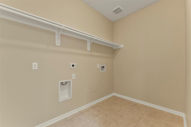 3102 Cambridge Meadows Ln, Dickinson, TX 77539