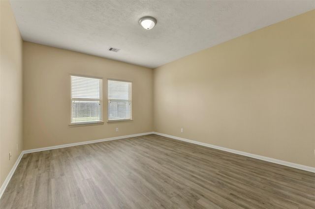 3102 Cambridge Meadows Ln, Dickinson, TX 77539