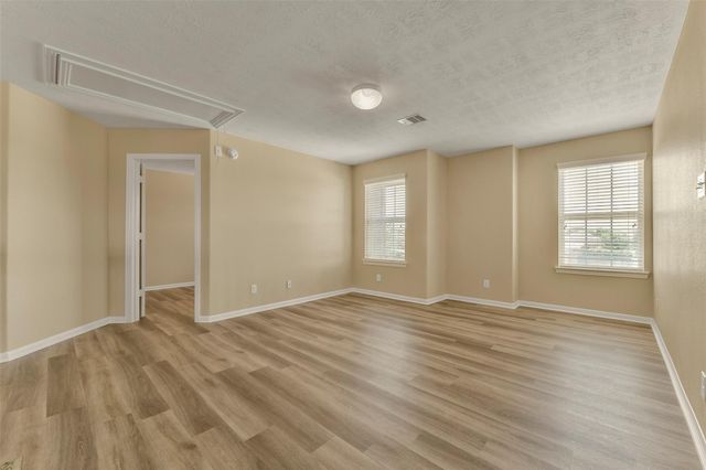 3102 Cambridge Meadows Ln, Dickinson, TX 77539