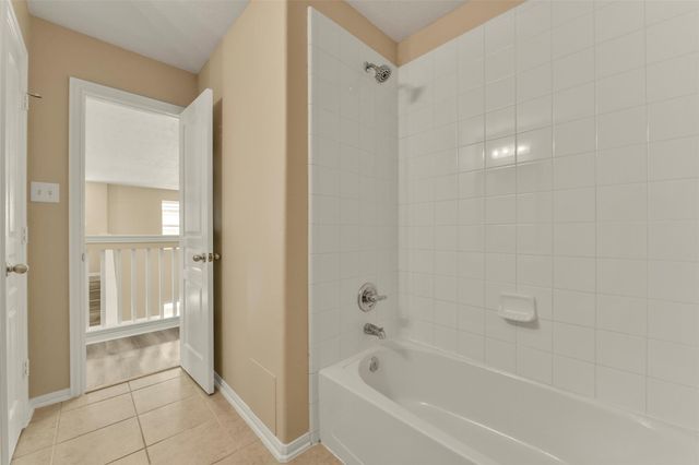 3102 Cambridge Meadows Ln, Dickinson, TX 77539