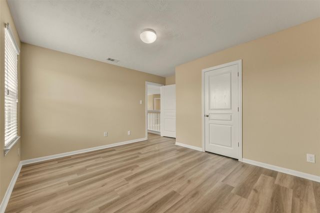 3102 Cambridge Meadows Ln, Dickinson, TX 77539