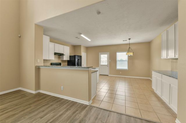 3102 Cambridge Meadows Ln, Dickinson, TX 77539