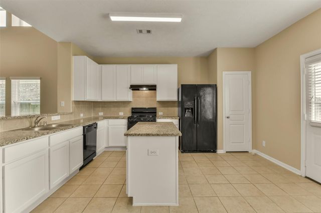 3102 Cambridge Meadows Ln, Dickinson, TX 77539