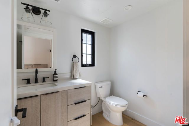 738 Parkman Avenue, Los Angeles, CA 90026