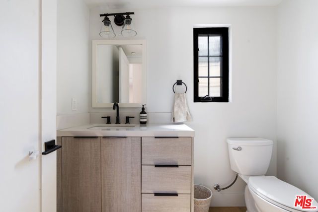 738 Parkman Avenue, Los Angeles, CA 90026