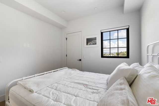 738 Parkman Avenue, Los Angeles, CA 90026