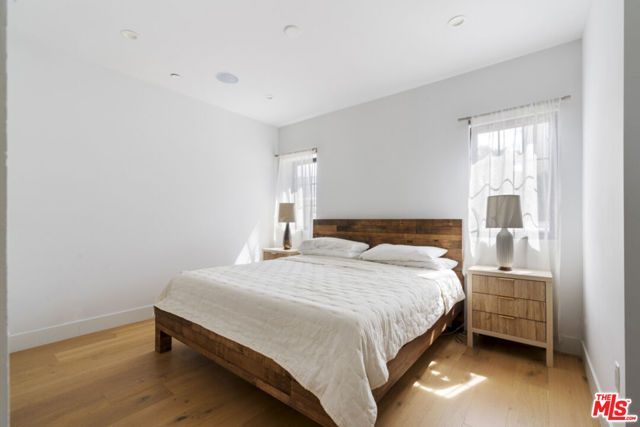 738 Parkman Avenue, Los Angeles, CA 90026