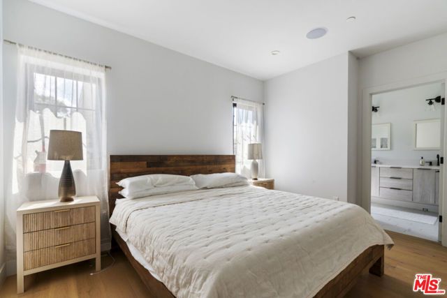 738 Parkman Avenue, Los Angeles, CA 90026