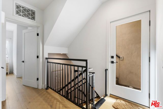 738 Parkman Avenue, Los Angeles, CA 90026