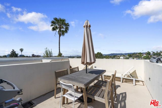 738 Parkman Avenue, Los Angeles, CA 90026