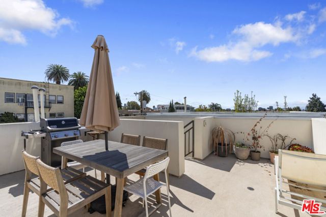 738 Parkman Avenue, Los Angeles, CA 90026