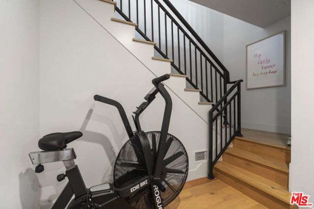 738 Parkman Avenue, Los Angeles, CA 90026