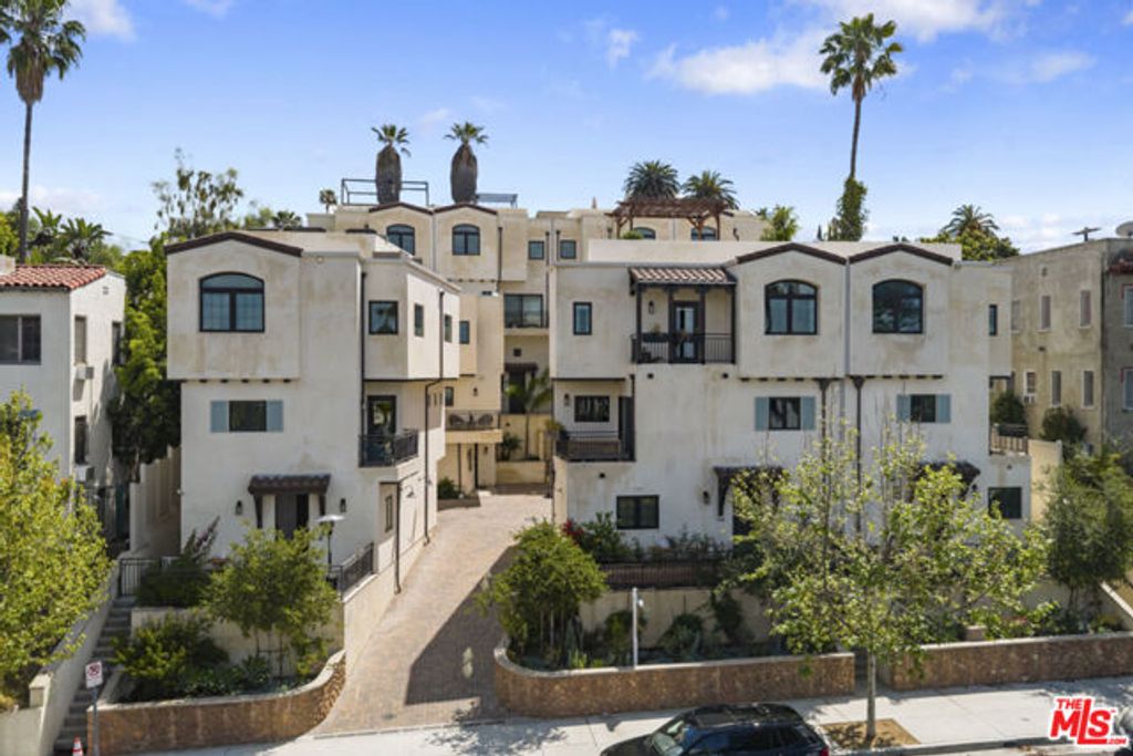 738 Parkman Avenue, Los Angeles, CA 90026