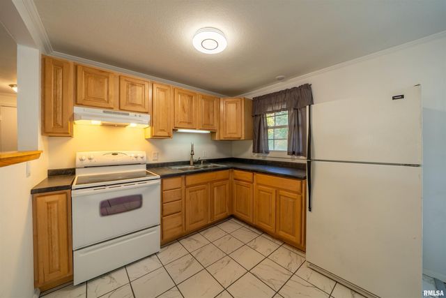 320 LAWNDALE Avenue, Creve Coeur, IL 61610