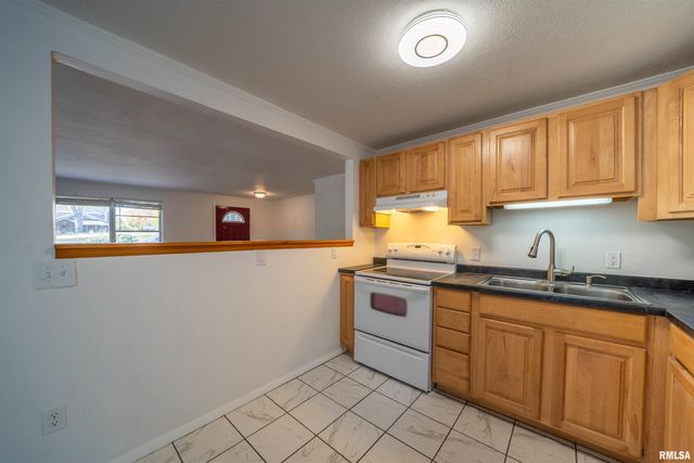 320 LAWNDALE Avenue, Creve Coeur, IL 61610