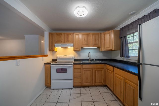 320 LAWNDALE Avenue, Creve Coeur, IL 61610