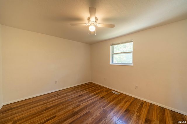 320 LAWNDALE Avenue, Creve Coeur, IL 61610