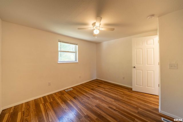 320 LAWNDALE Avenue, Creve Coeur, IL 61610