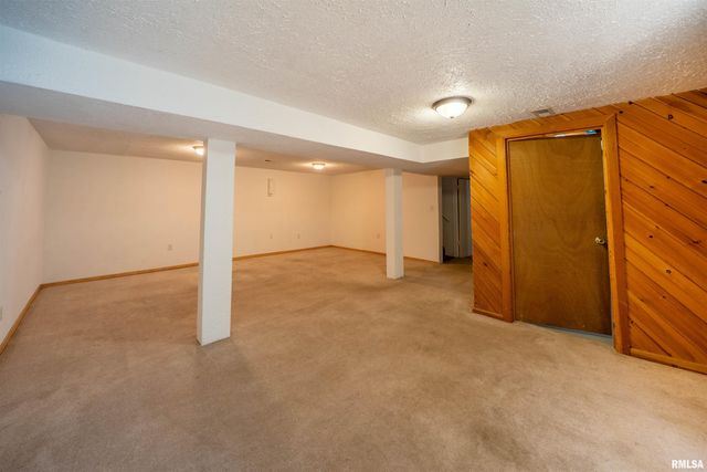 320 LAWNDALE Avenue, Creve Coeur, IL 61610