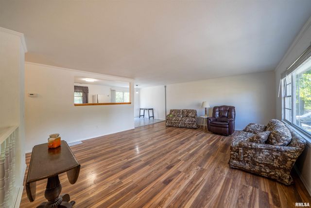 320 LAWNDALE Avenue, Creve Coeur, IL 61610