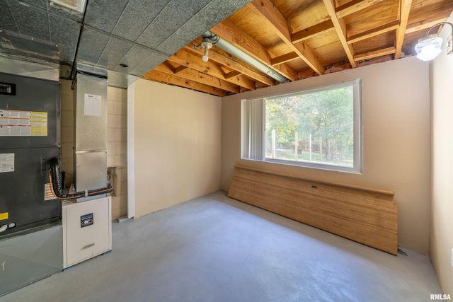 320 LAWNDALE Avenue, Creve Coeur, IL 61610