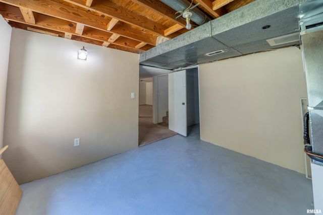 320 LAWNDALE Avenue, Creve Coeur, IL 61610