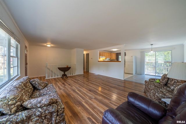 320 LAWNDALE Avenue, Creve Coeur, IL 61610