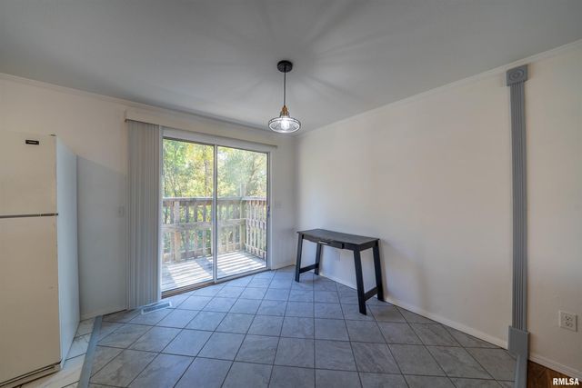 320 LAWNDALE Avenue, Creve Coeur, IL 61610