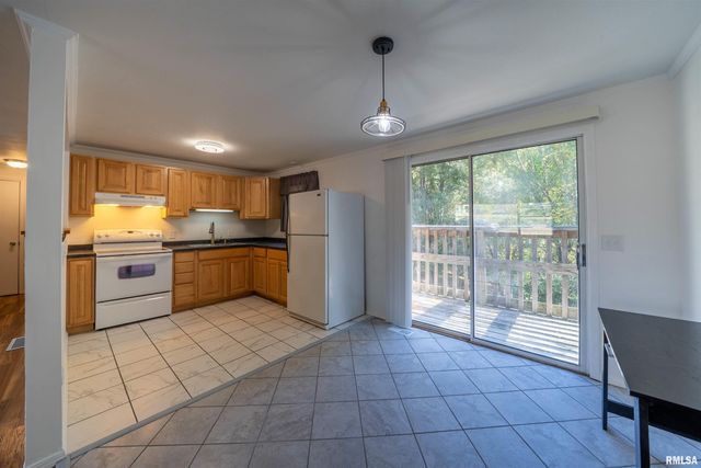 320 LAWNDALE Avenue, Creve Coeur, IL 61610