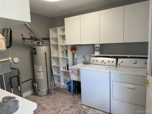 22017 Seminole Street, Southfield, MI 48033