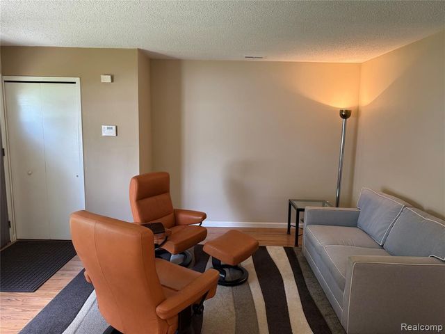22017 Seminole Street, Southfield, MI 48033