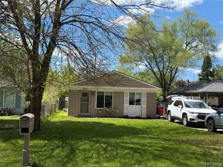 22017 Seminole Street, Southfield, MI 48033