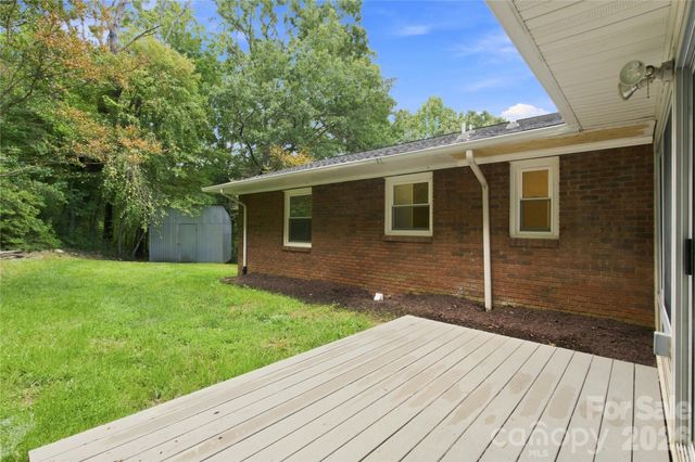 37 Guffey Mountain Road, Fairview, NC 28730