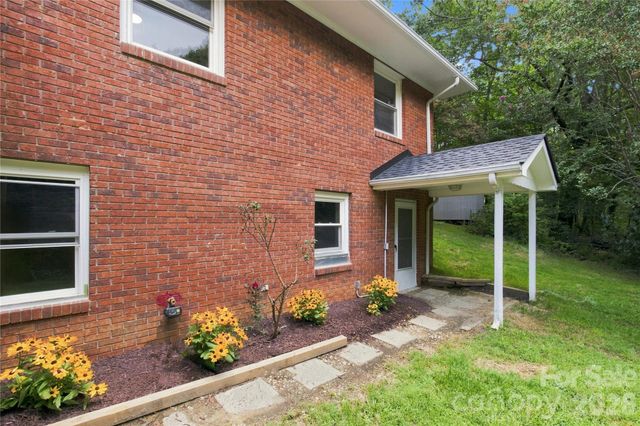 37 Guffey Mountain Road, Fairview, NC 28730
