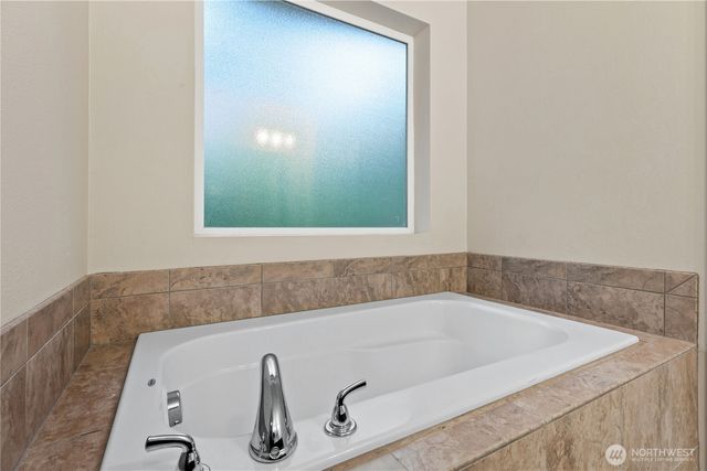 7911 49th Street NE, Marysville, WA 98270