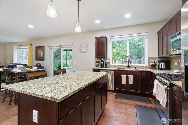 7911 49th Street NE, Marysville, WA 98270