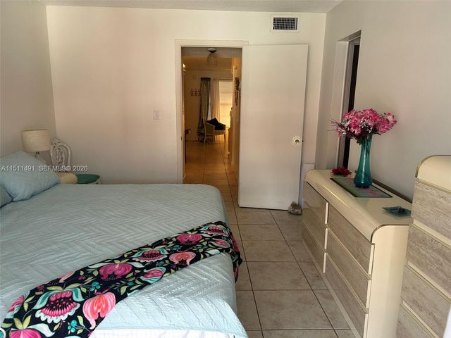 2901 NW 47th Terrace 344B, Lauderdale Lakes, FL 33313