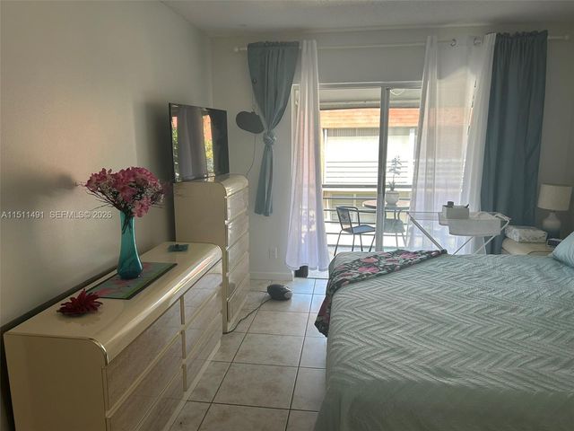 2901 NW 47th Terrace 344B, Lauderdale Lakes, FL 33313