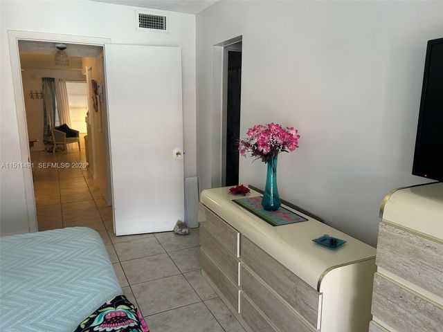 2901 NW 47th Terrace 344B, Lauderdale Lakes, FL 33313