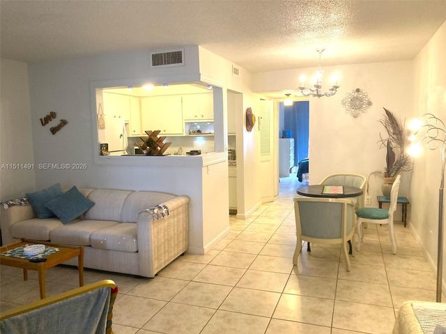 2901 NW 47th Terrace 344B, Lauderdale Lakes, FL 33313