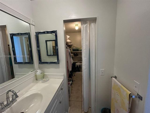 2901 NW 47th Terrace 344B, Lauderdale Lakes, FL 33313