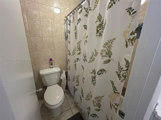 2901 NW 47th Terrace 344B, Lauderdale Lakes, FL 33313