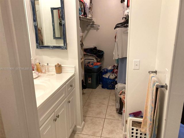 2901 NW 47th Terrace 344B, Lauderdale Lakes, FL 33313