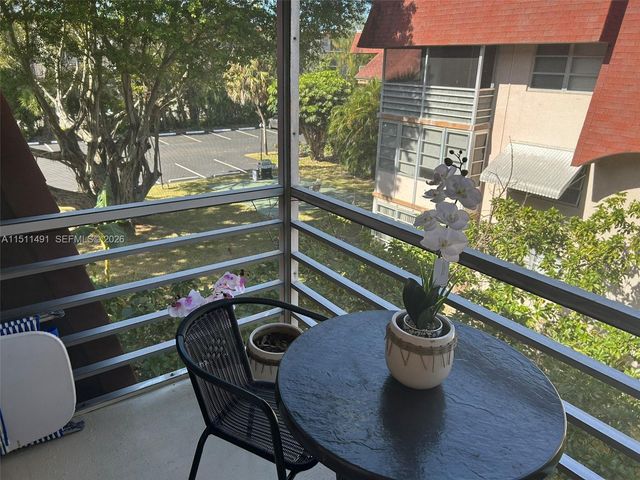2901 NW 47th Terrace 344B, Lauderdale Lakes, FL 33313